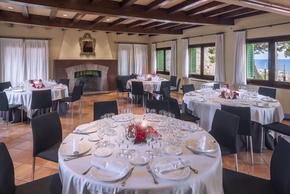 Gran Hotel Rey Don Jaime Castelldefels Bagian luar foto