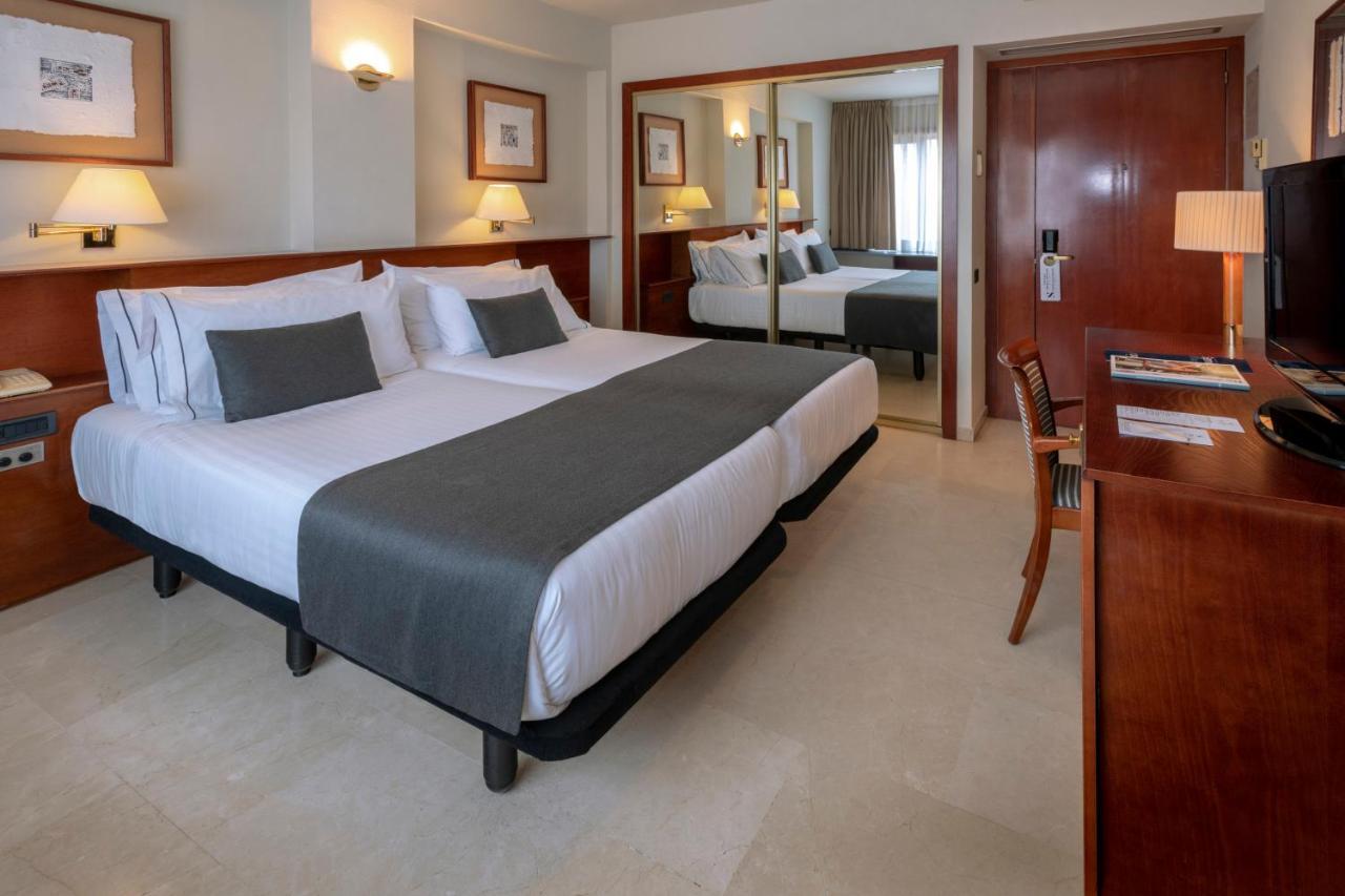 Gran Hotel Rey Don Jaime Castelldefels Bagian luar foto