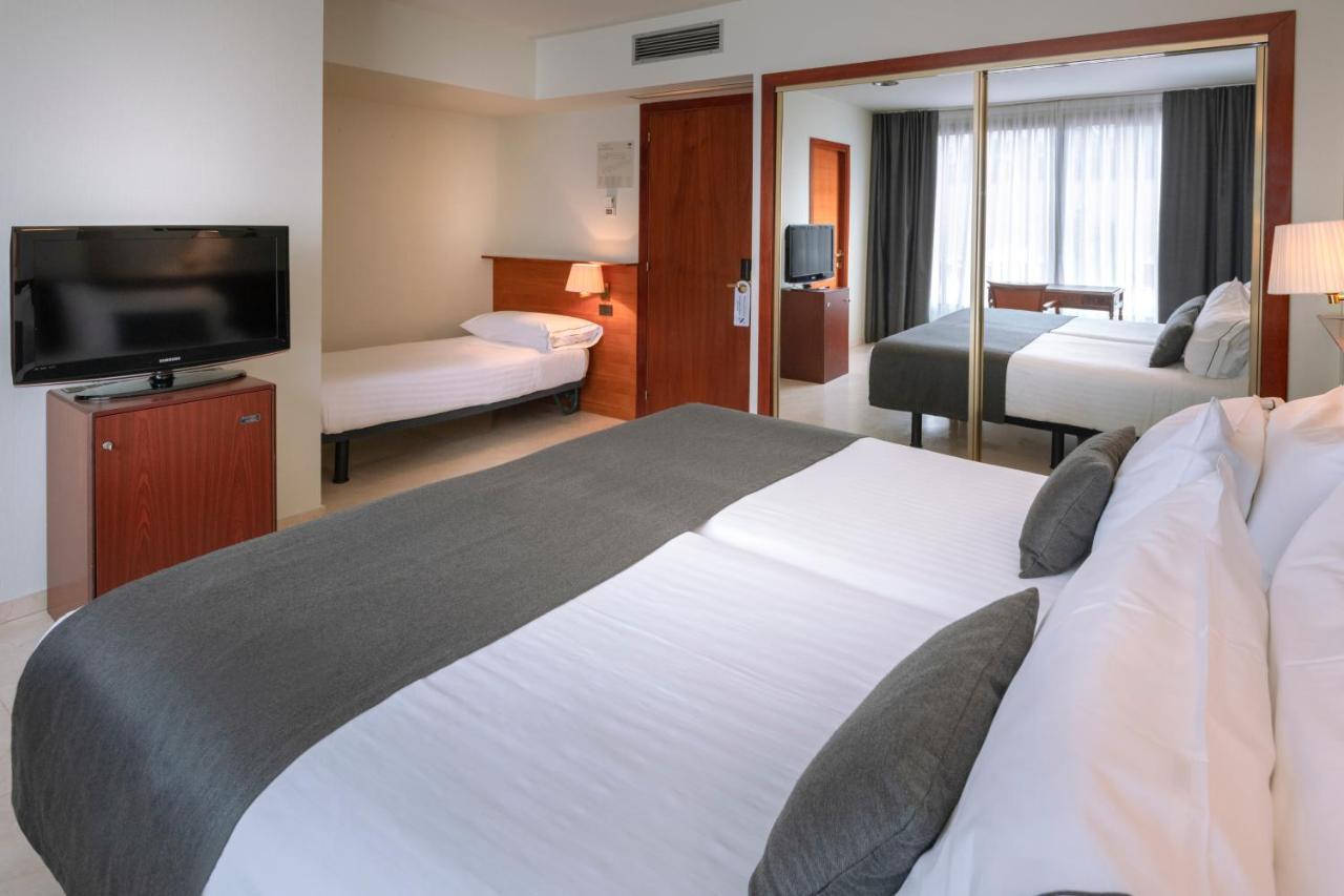 Gran Hotel Rey Don Jaime Castelldefels Bagian luar foto