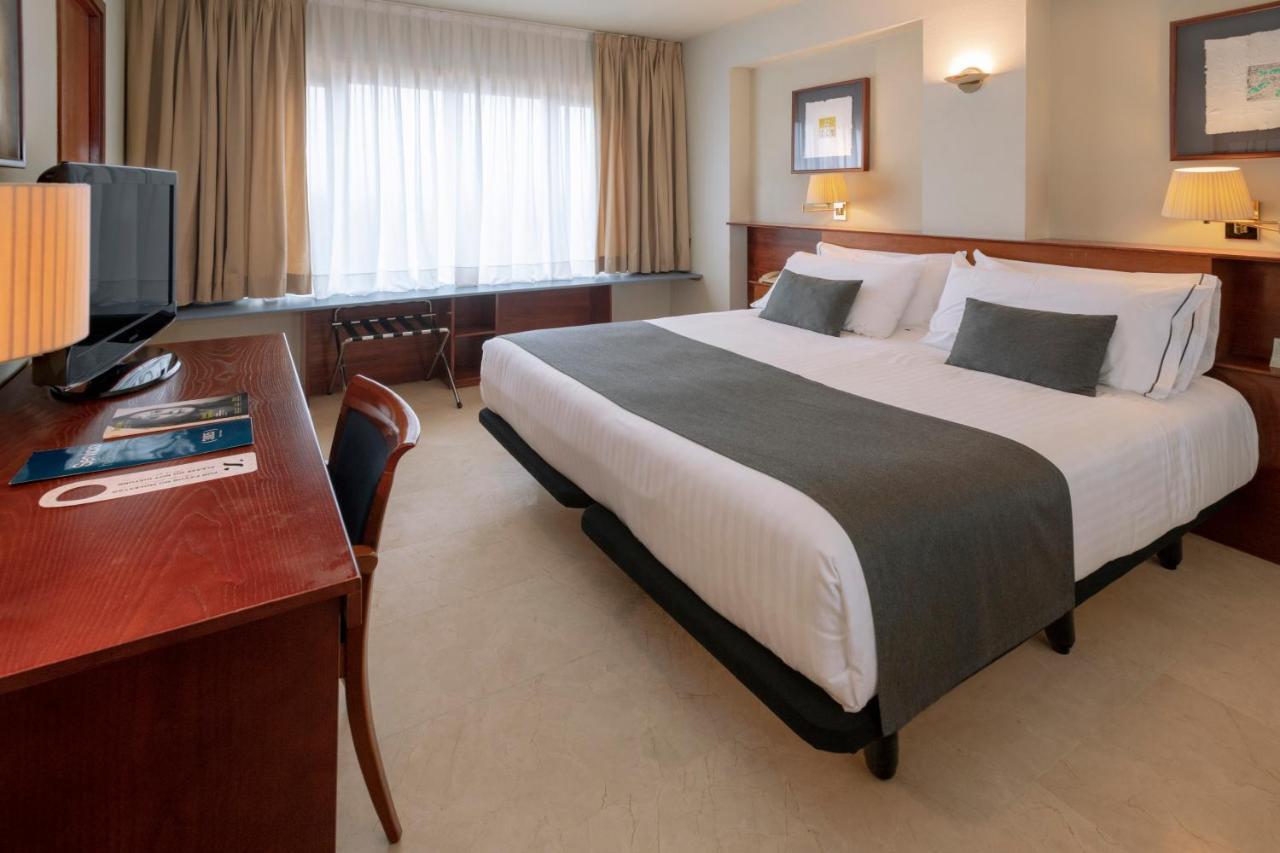 Gran Hotel Rey Don Jaime Castelldefels Bagian luar foto