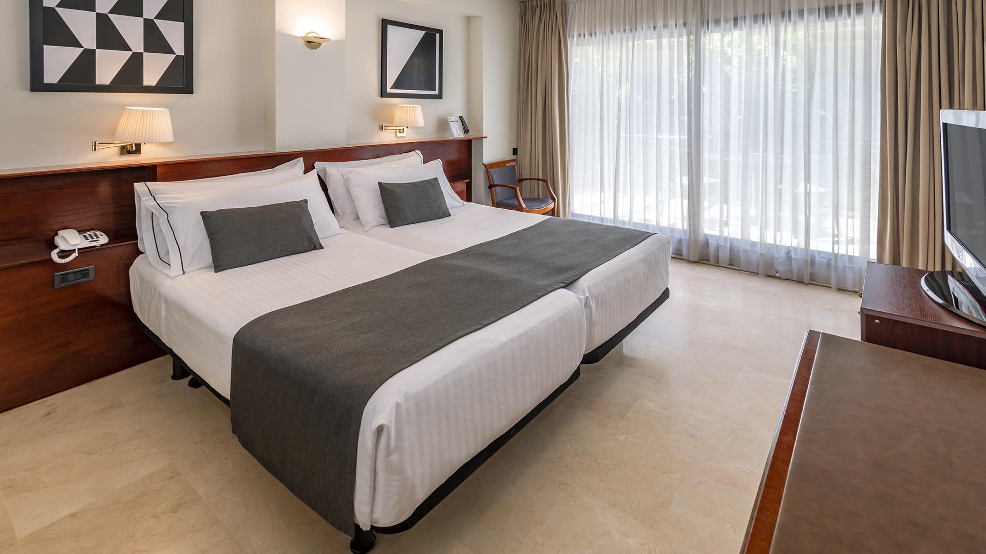 Gran Hotel Rey Don Jaime Castelldefels Bagian luar foto