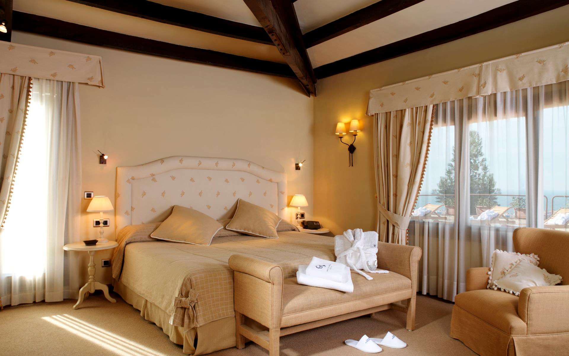 Gran Hotel Rey Don Jaime Castelldefels Bagian luar foto